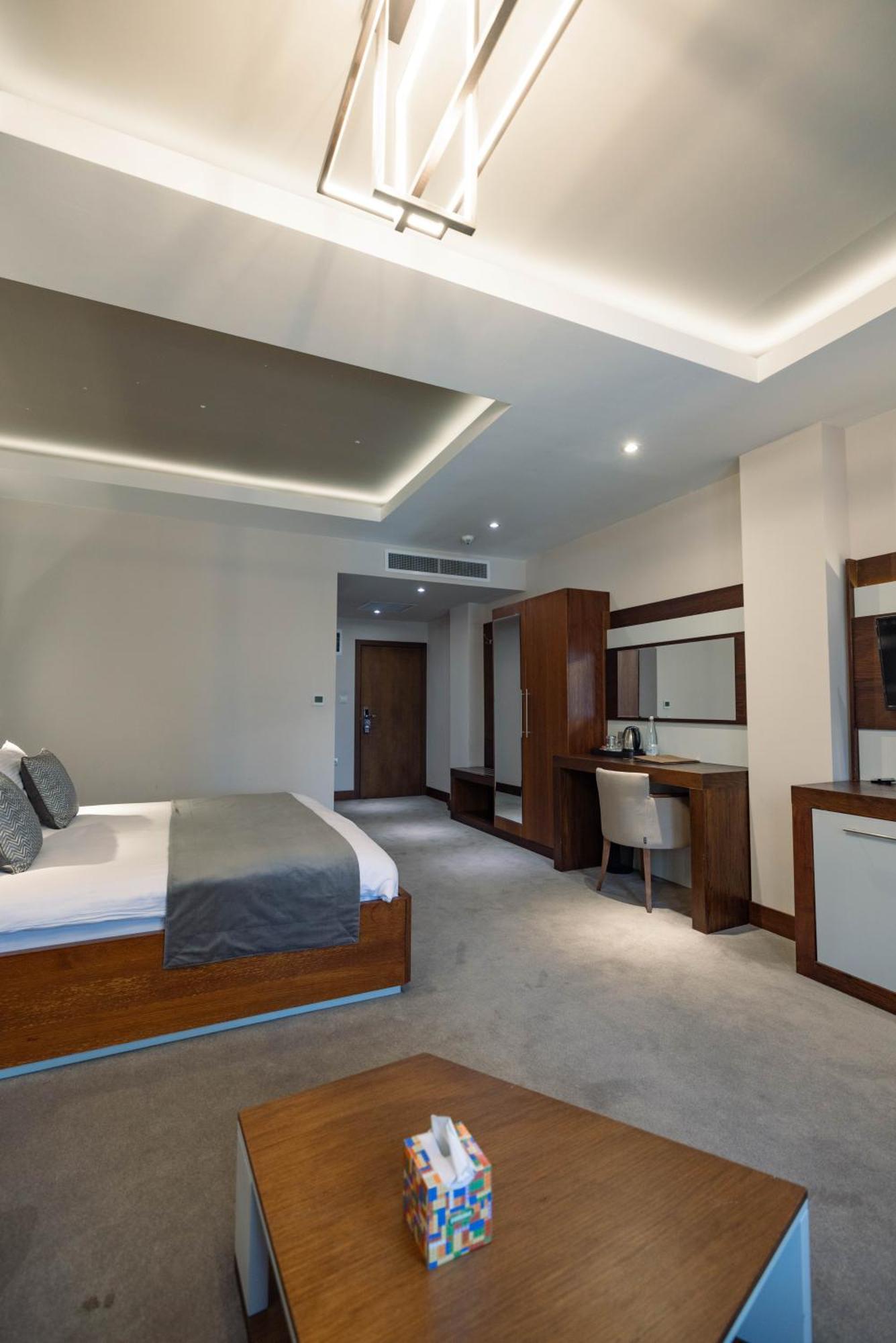Hotel Prishtina Приштина Экстерьер фото