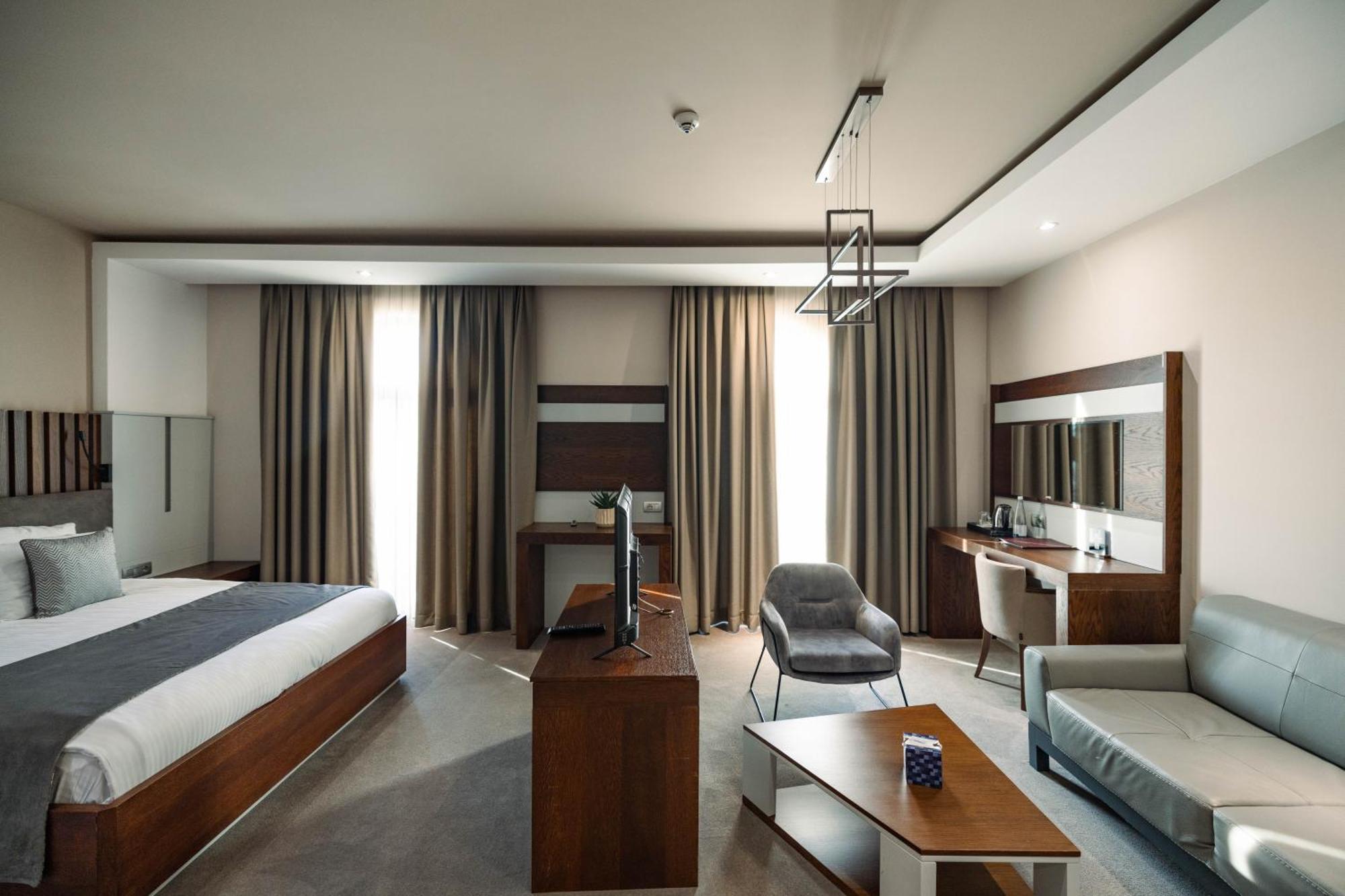 Hotel Prishtina Приштина Экстерьер фото